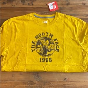 North Face standard fit tshirt NWT XXL